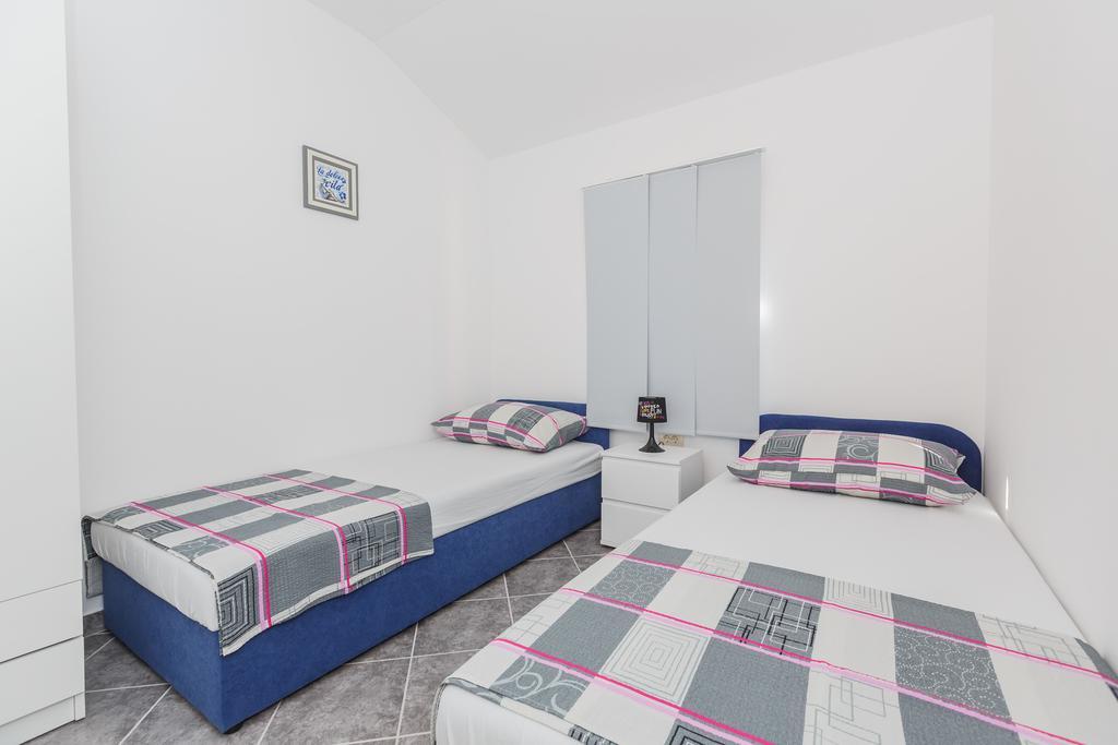 Apartments Viljac 트로기르 객실 사진