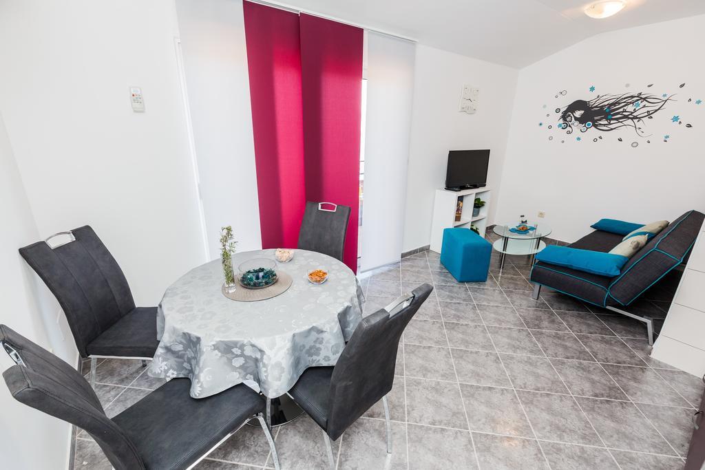 Apartments Viljac 트로기르 객실 사진