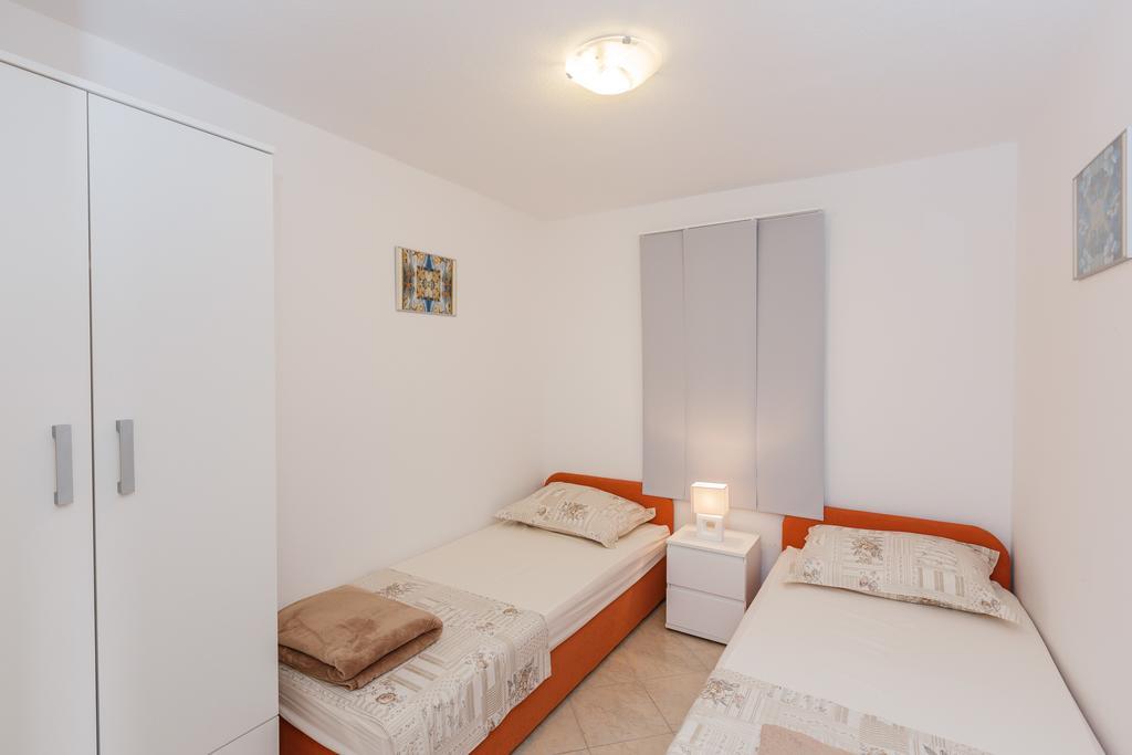 Apartments Viljac 트로기르 객실 사진