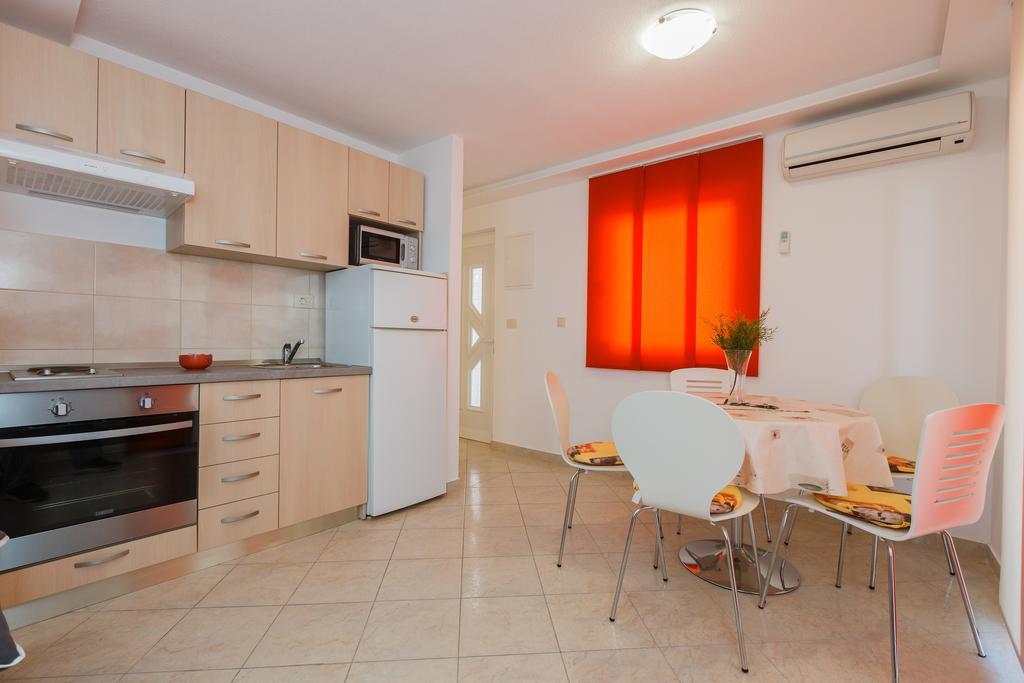 Apartments Viljac 트로기르 객실 사진